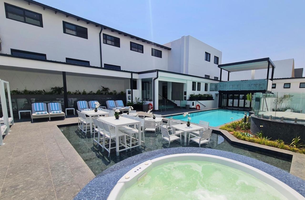 Mint Hotel 84 On Katherine Johannesburg Esterno foto