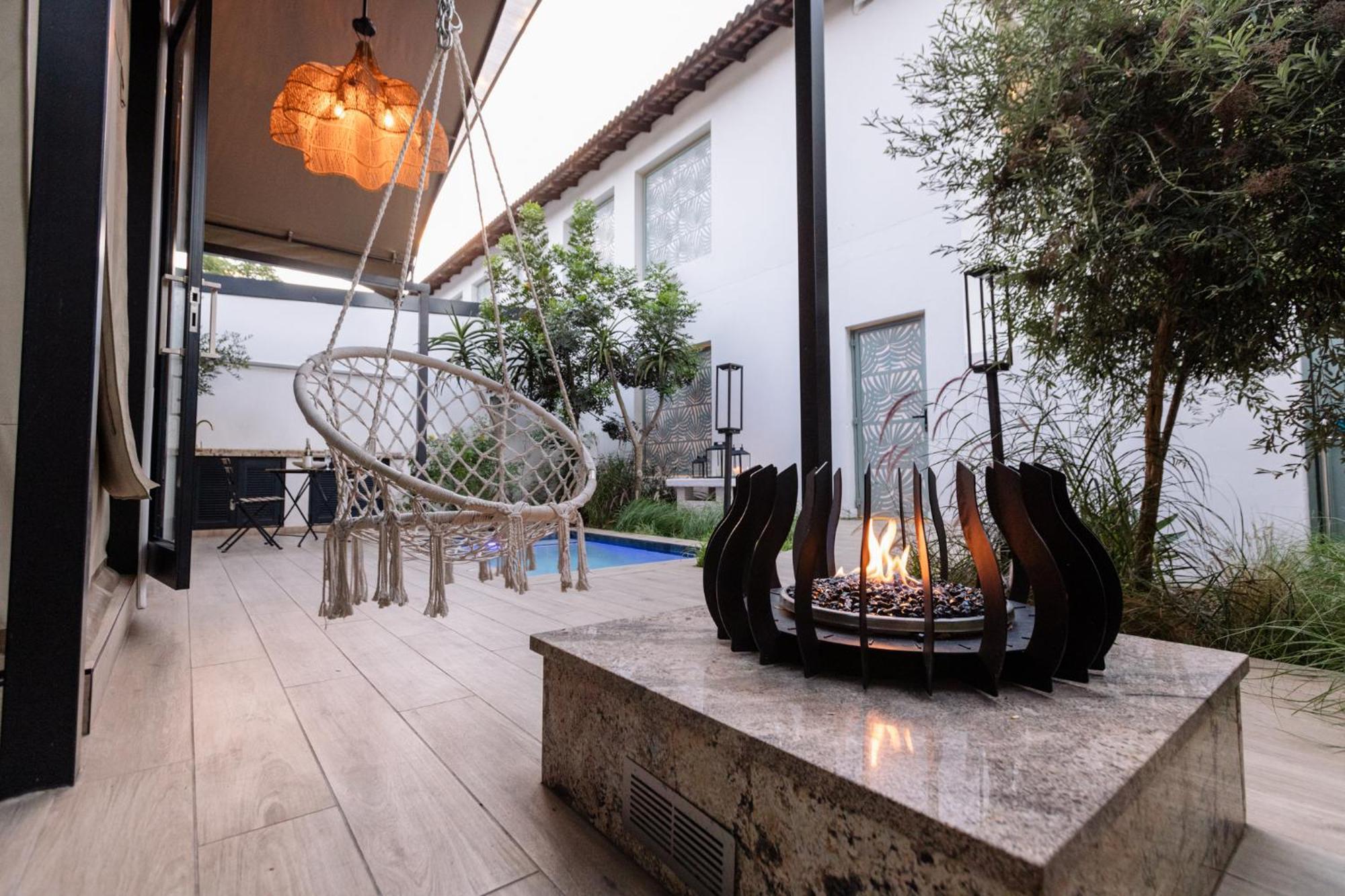 Mint Hotel 84 On Katherine Johannesburg Esterno foto