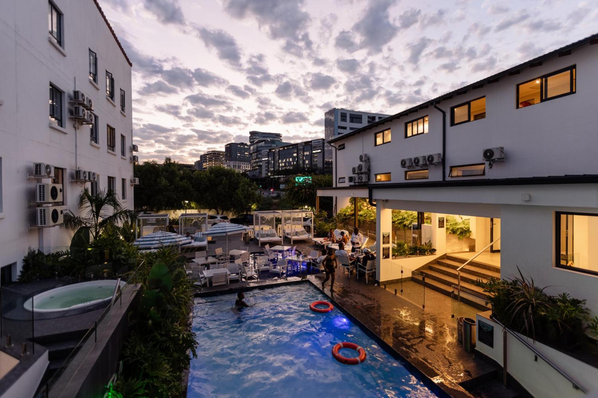 Mint Hotel 84 On Katherine Johannesburg Esterno foto